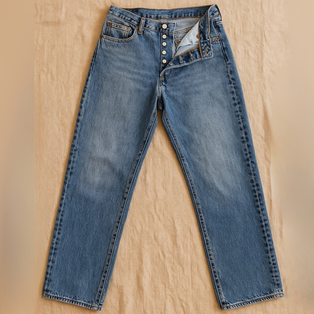 Levi’s 501 Blue Classic Button Fly Straight Leg Worn-In Distressed Jeans 34x30